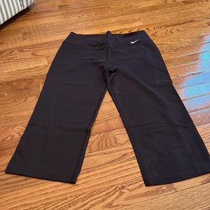 Nike DRI-FIT black capri leggings